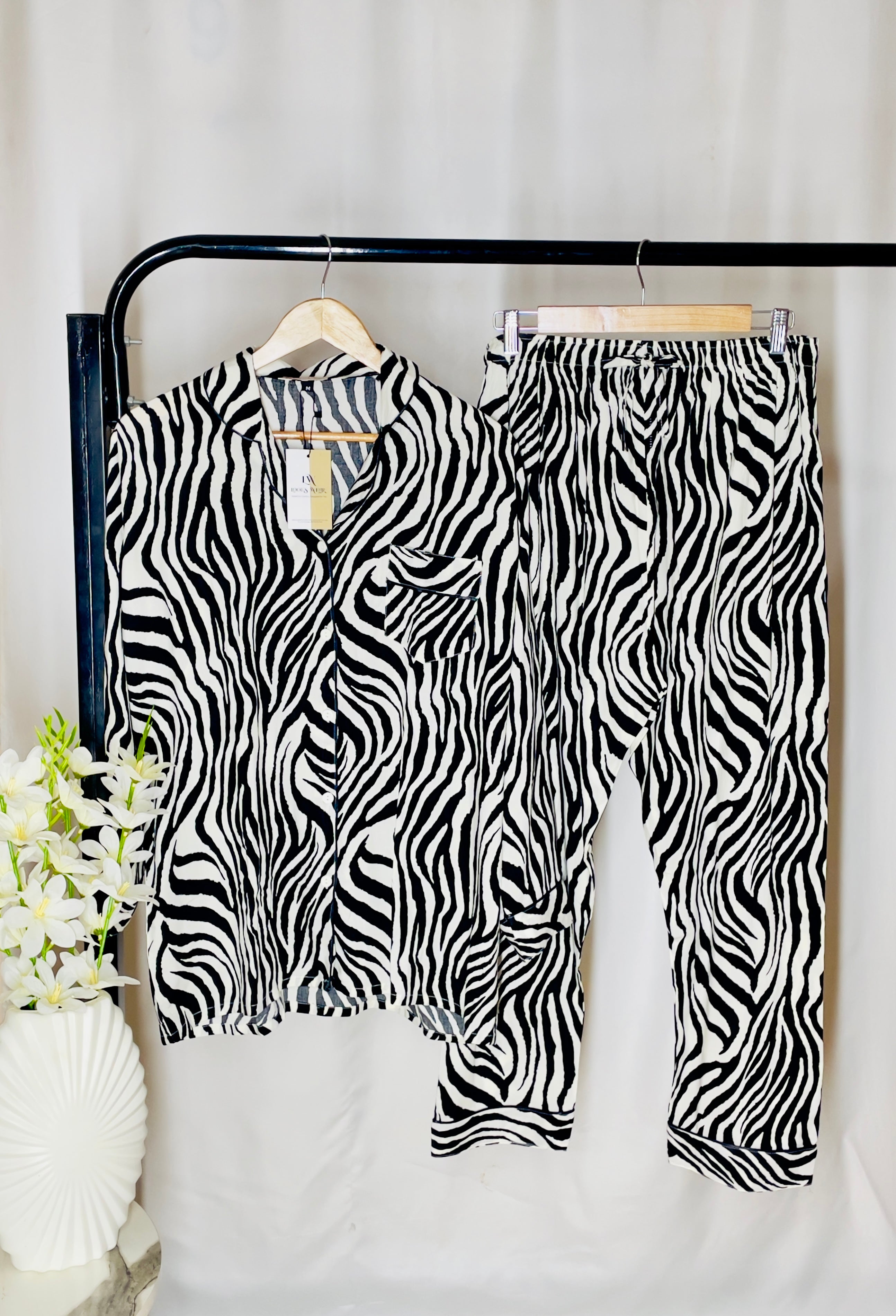 ZEBRA BLACK & WHITE