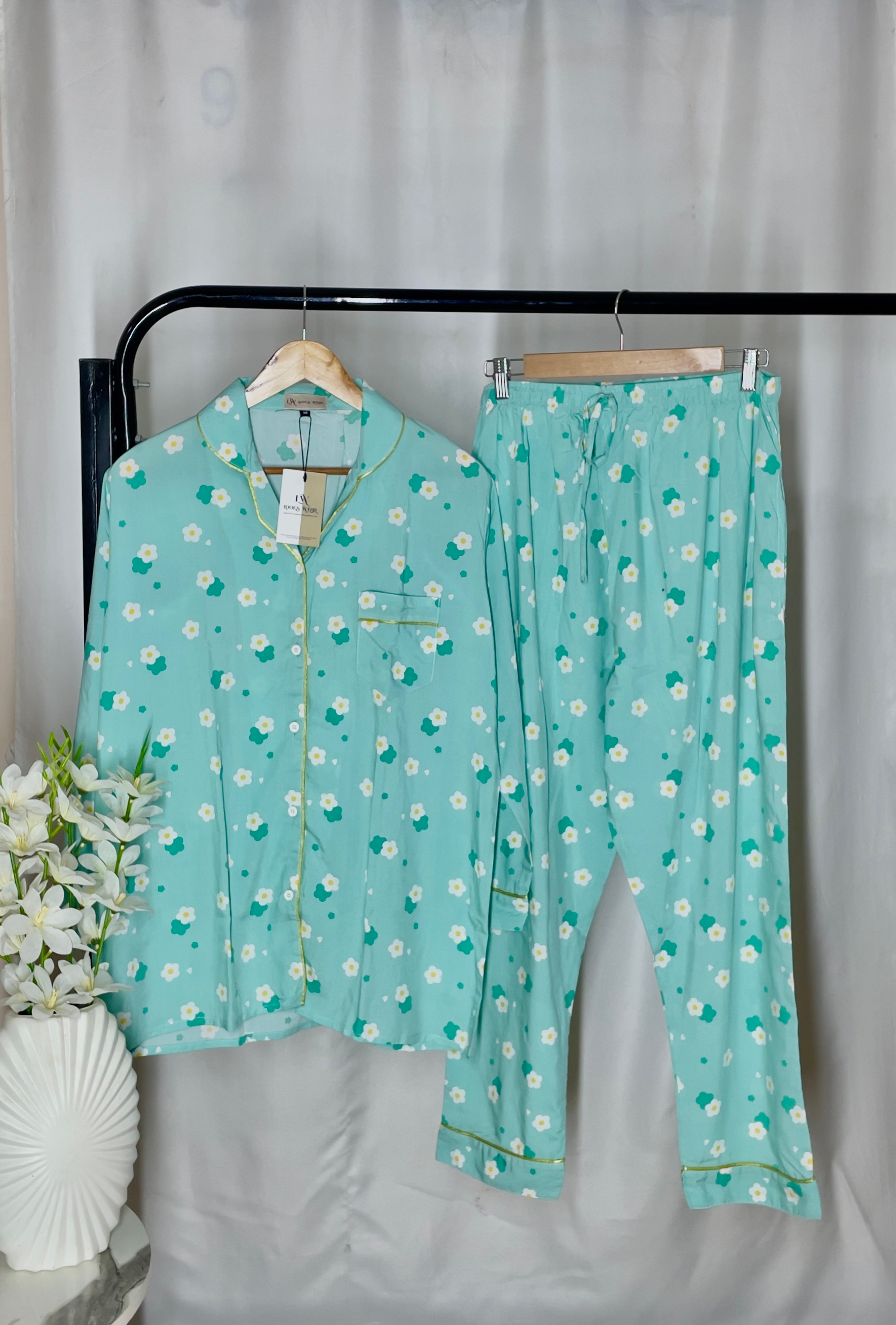 PASTEL GREEN WITH WHITE & YELLOW FLORAL
