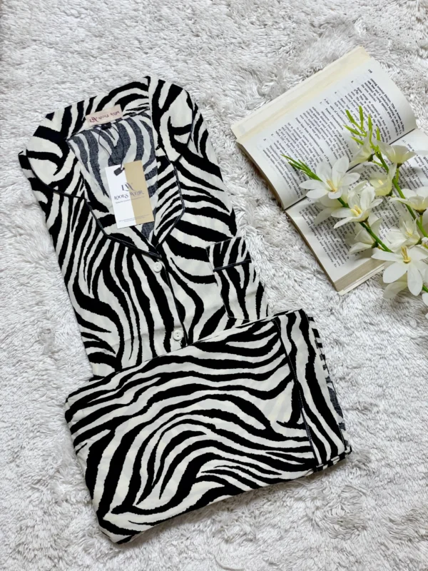 ZEBRA BLACK & WHITE
